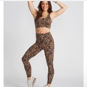 Soul Cycle Form Elsie Bra and Leggings set in Cocoa Block Floral 🐆
